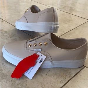 NWT Vans Studs Authentic shoes